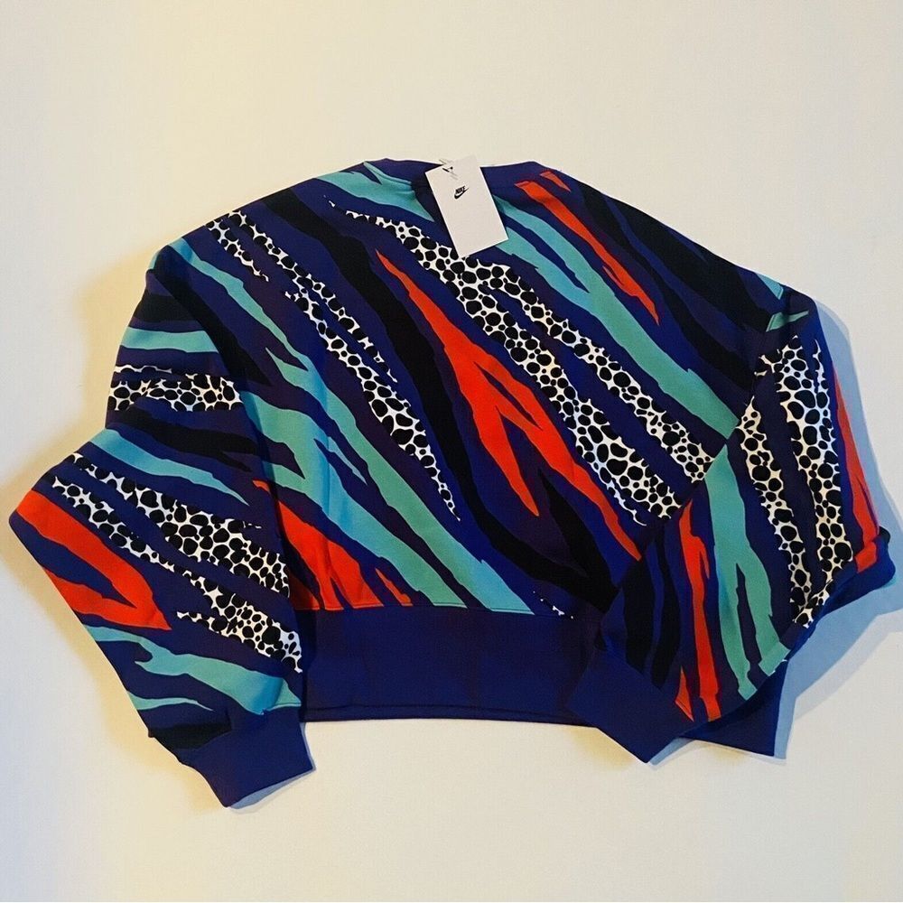 Women’s Nike Sweater Size Small 90’s Sportswear Inspired BRAND NEW - Picture 3 of 9